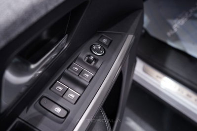 Peugeot 3008 1.2 hybrid GT 145cv e-dcs6 (10)