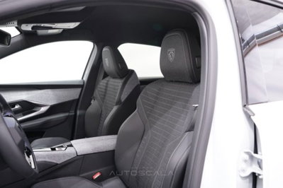 Peugeot 3008 1.2 hybrid GT 145cv e-dcs6 (12)