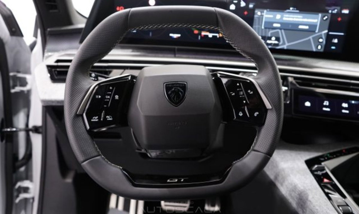 Peugeot 3008 1.2 hybrid GT 145cv e-dcs6 (14)