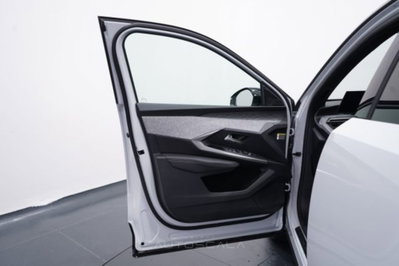Peugeot 3008 1.2 hybrid GT 145cv e-dcs6 (9)