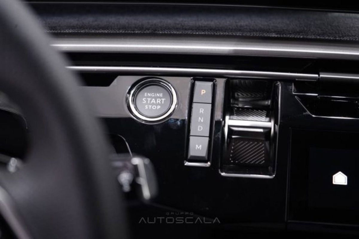 Peugeot 3008 1.2 hybrid GT Exclusive 145cv e-dcs6 (18)