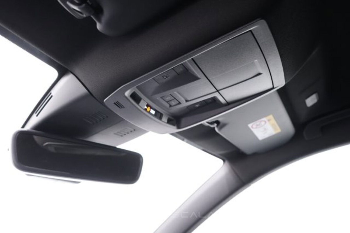 Peugeot 3008 1.2 hybrid GT Exclusive 145cv e-dcs6 (20)