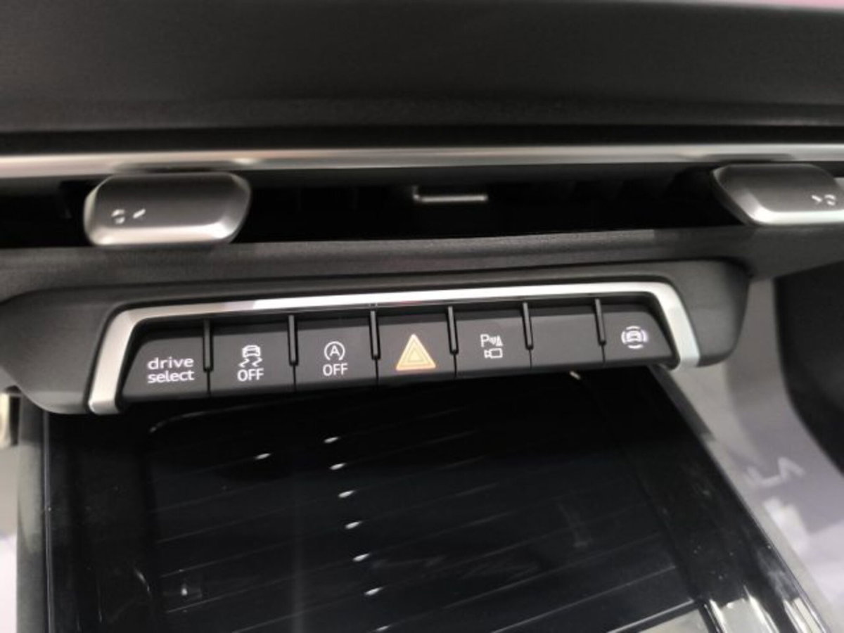 Audi Q3 Sportback 35 TDI quattro S tronic S line edition (14)