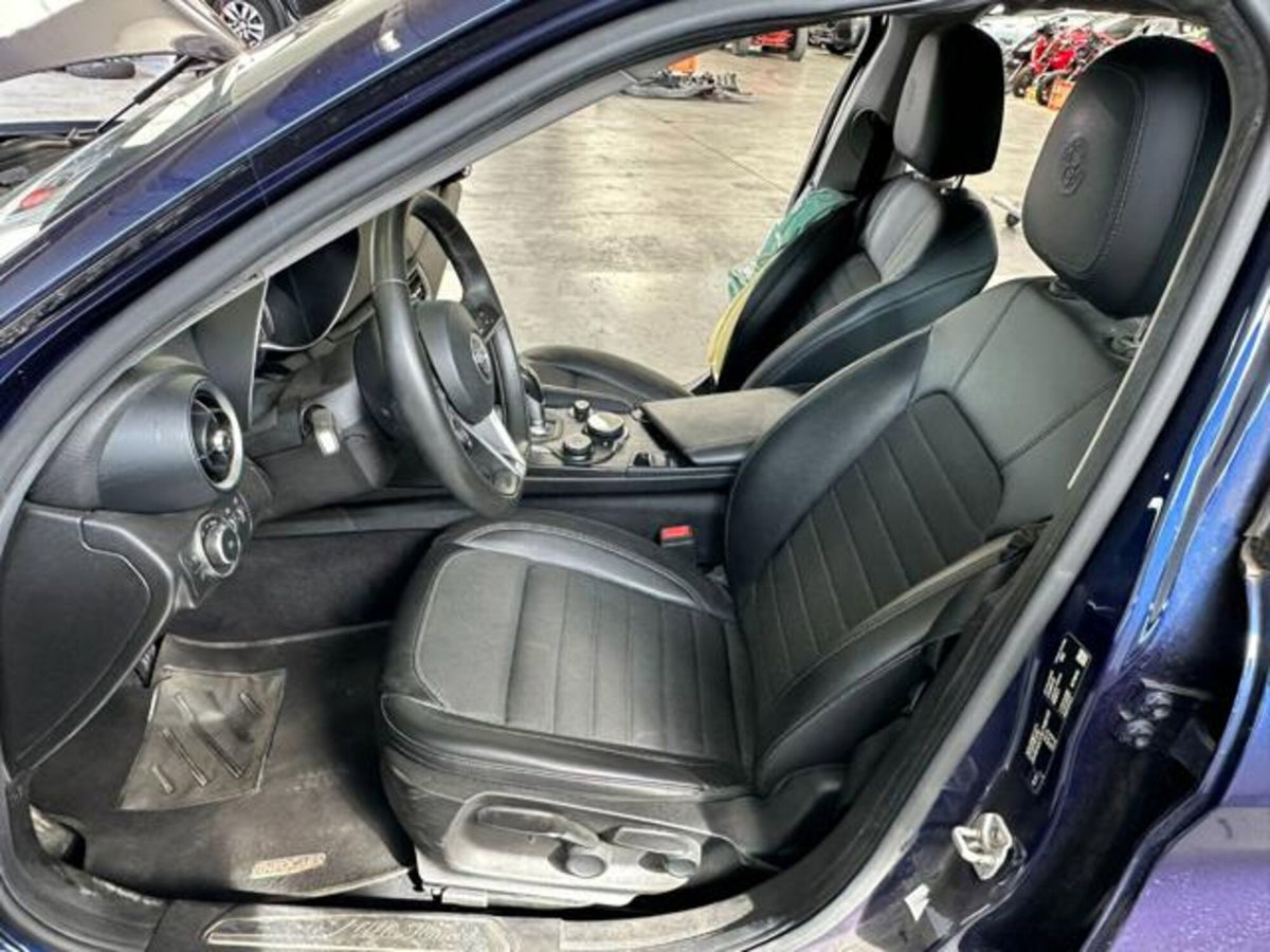 Alfa Romeo Giulia 2.2 Turbodiesel 150 CV AT8 Super (13)