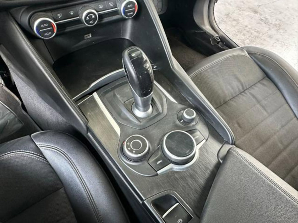 Alfa Romeo Giulia 2.2 Turbodiesel 150 CV AT8 Super (19)