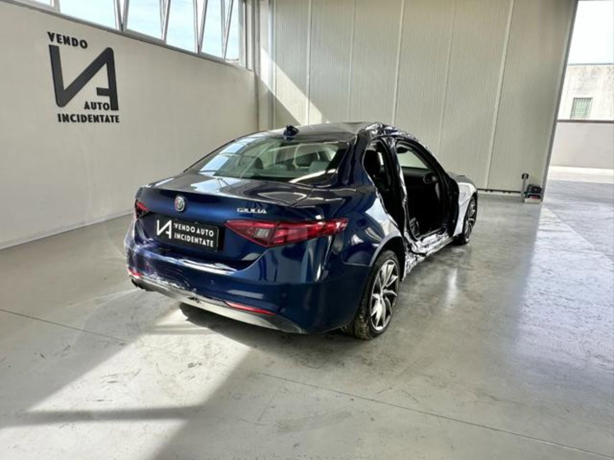 Alfa Romeo Giulia 2.2 Turbodiesel 150 CV AT8 Super (7)
