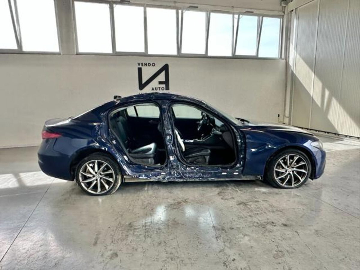 Alfa Romeo Giulia 2.2 Turbodiesel 150 CV AT8 Super (8)