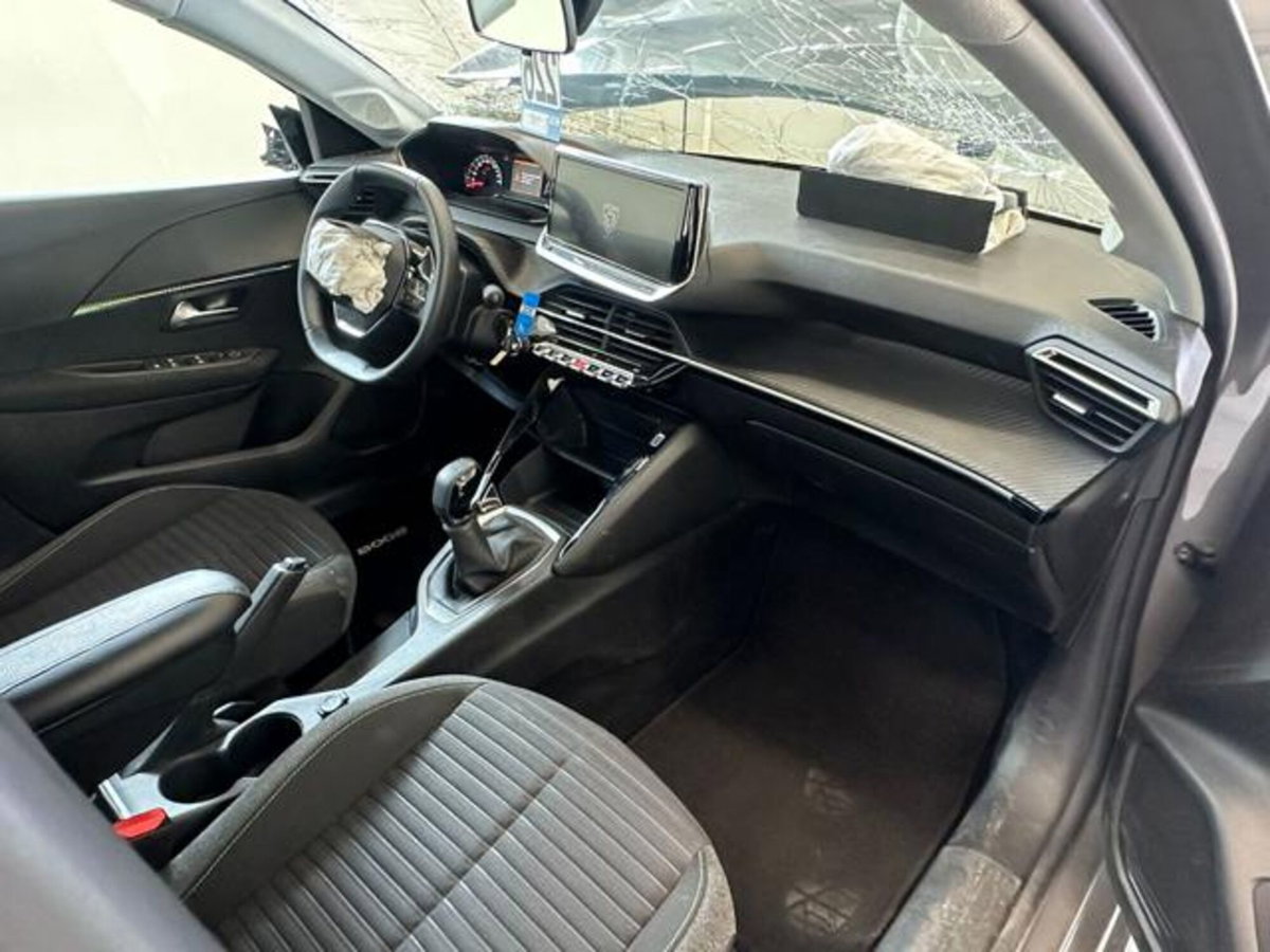 Peugeot 208 1.2 puretech Active s&s 75cv (13)