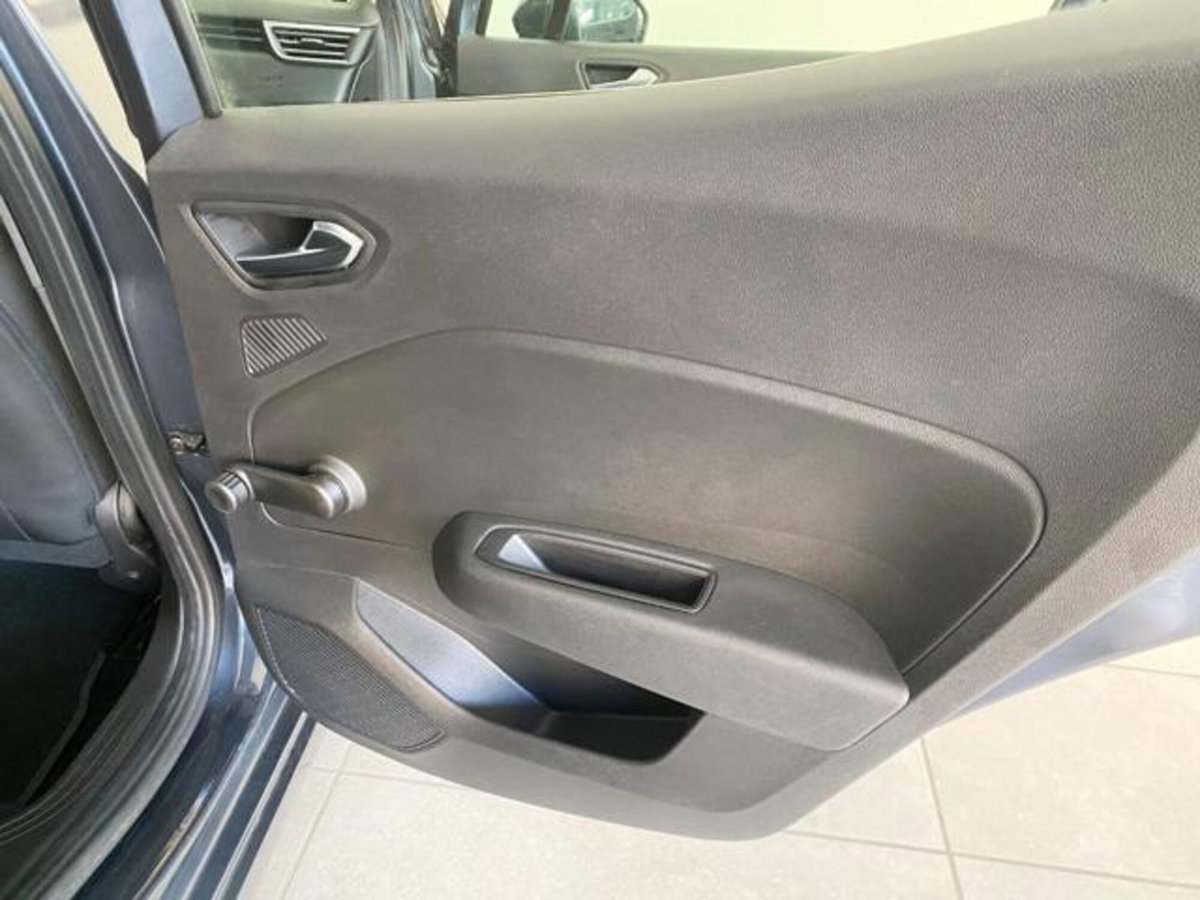 Renault Clio TCe 100 CV 5 porte Edition One (16)
