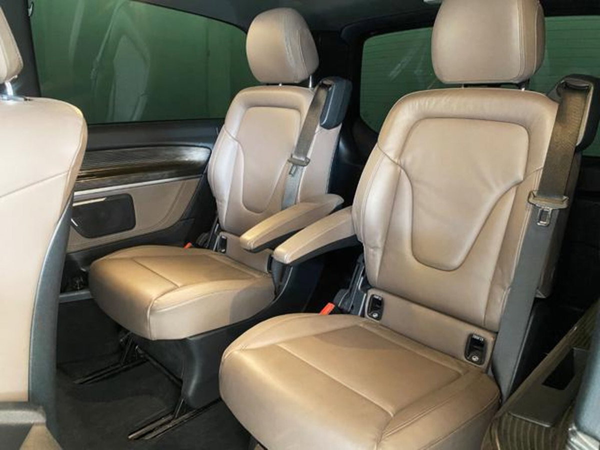 Mercedes-Benz Classe V Extralong 300 d Exclusive 4matic auto (10)