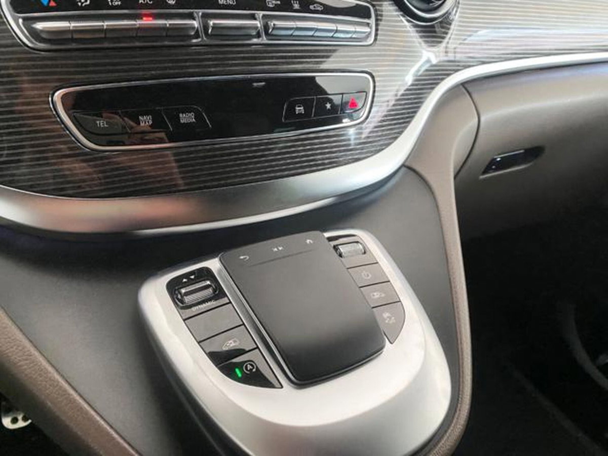 Mercedes-Benz Classe V Extralong 300 d Exclusive 4matic auto (15)