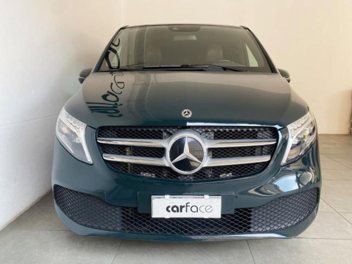 Mercedes-Benz Classe V Extralong 300 d Exclusive 4matic auto (2)