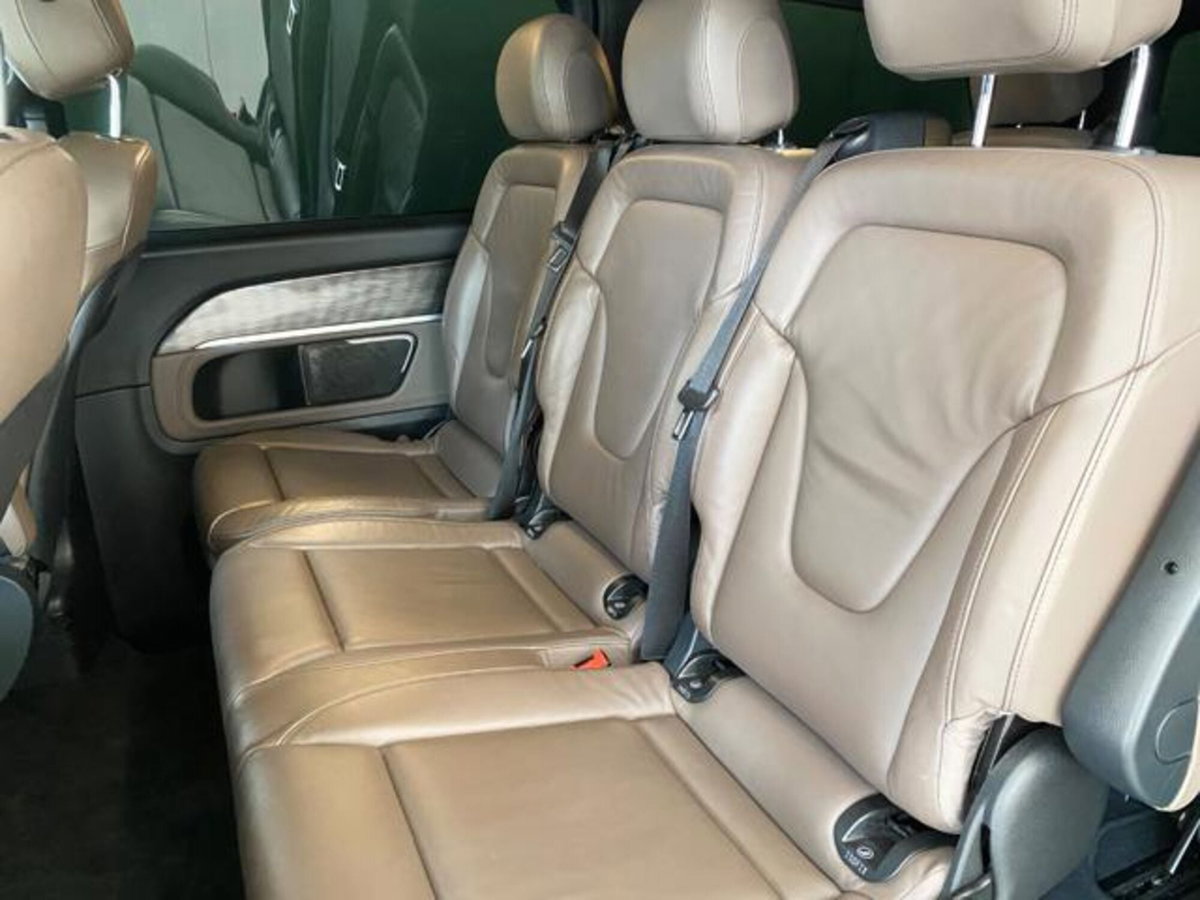 Mercedes-Benz Classe V Extralong 300 d Exclusive 4matic auto (9)