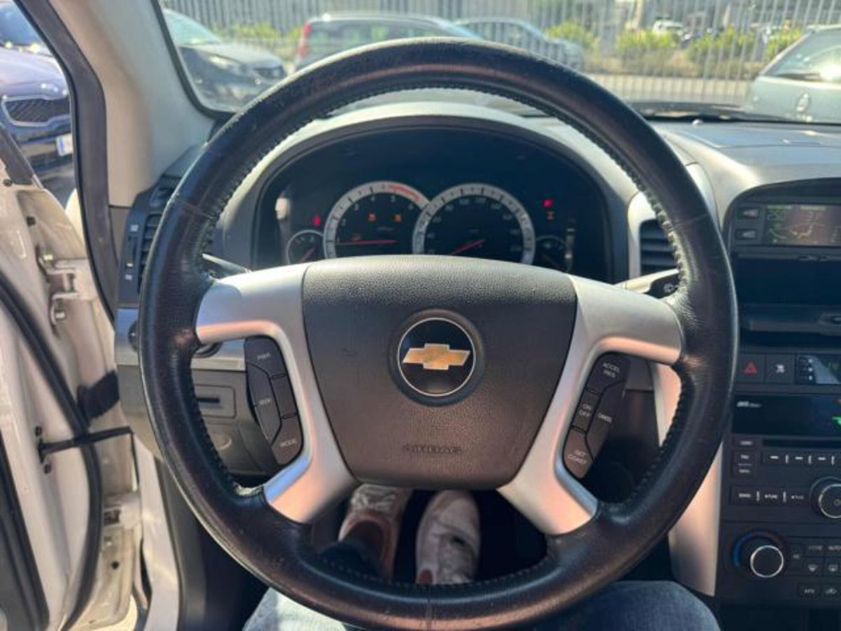 Chevrolet Captiva 2.0 VCDi LS (10)