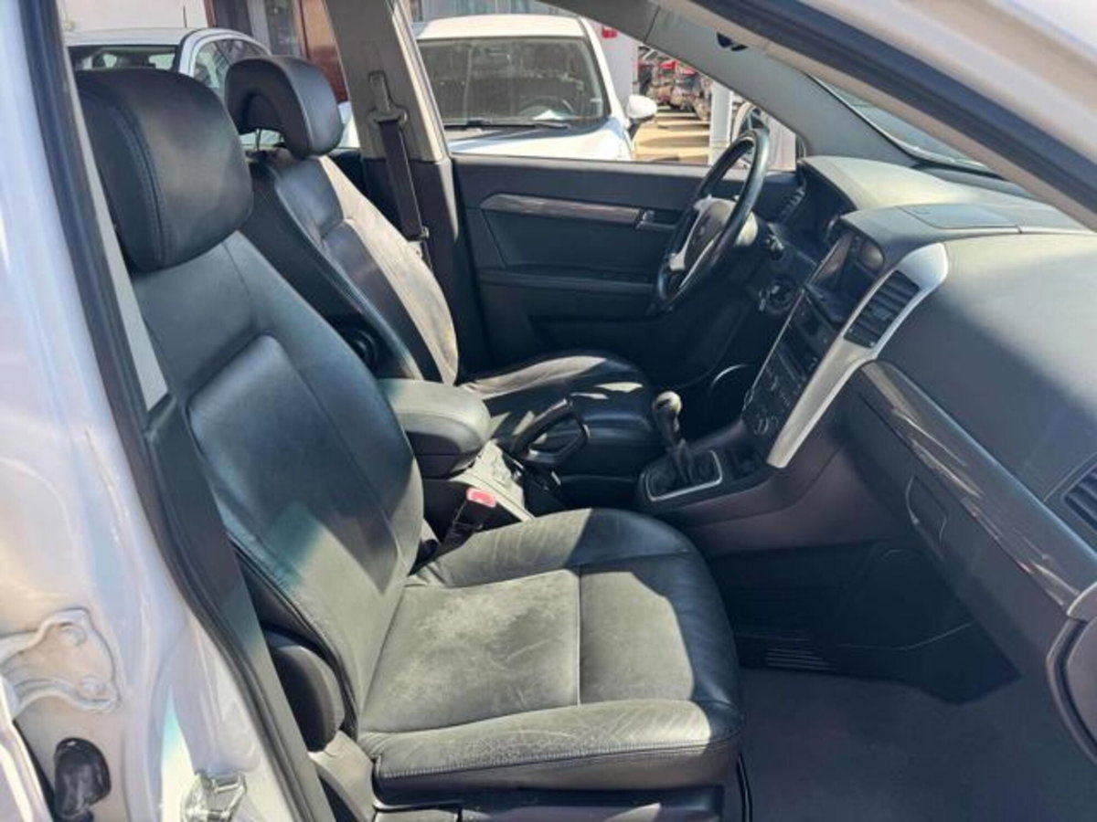 Chevrolet Captiva 2.0 VCDi LS (13)