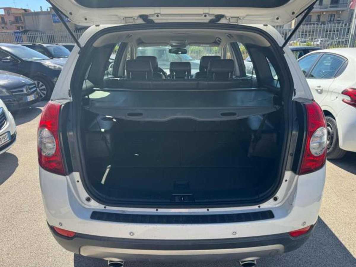 Chevrolet Captiva 2.0 VCDi LS (17)