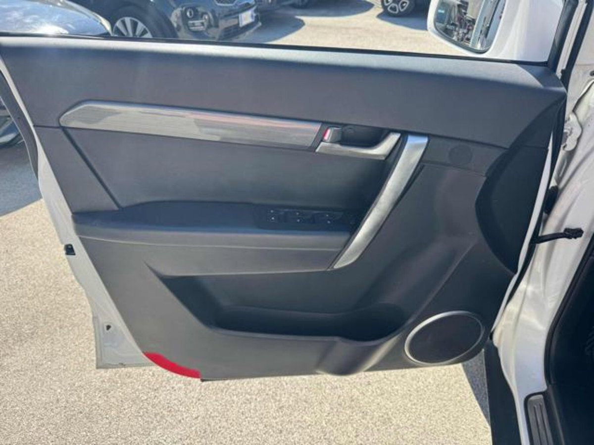 Chevrolet Captiva 2.0 VCDi LS (7)