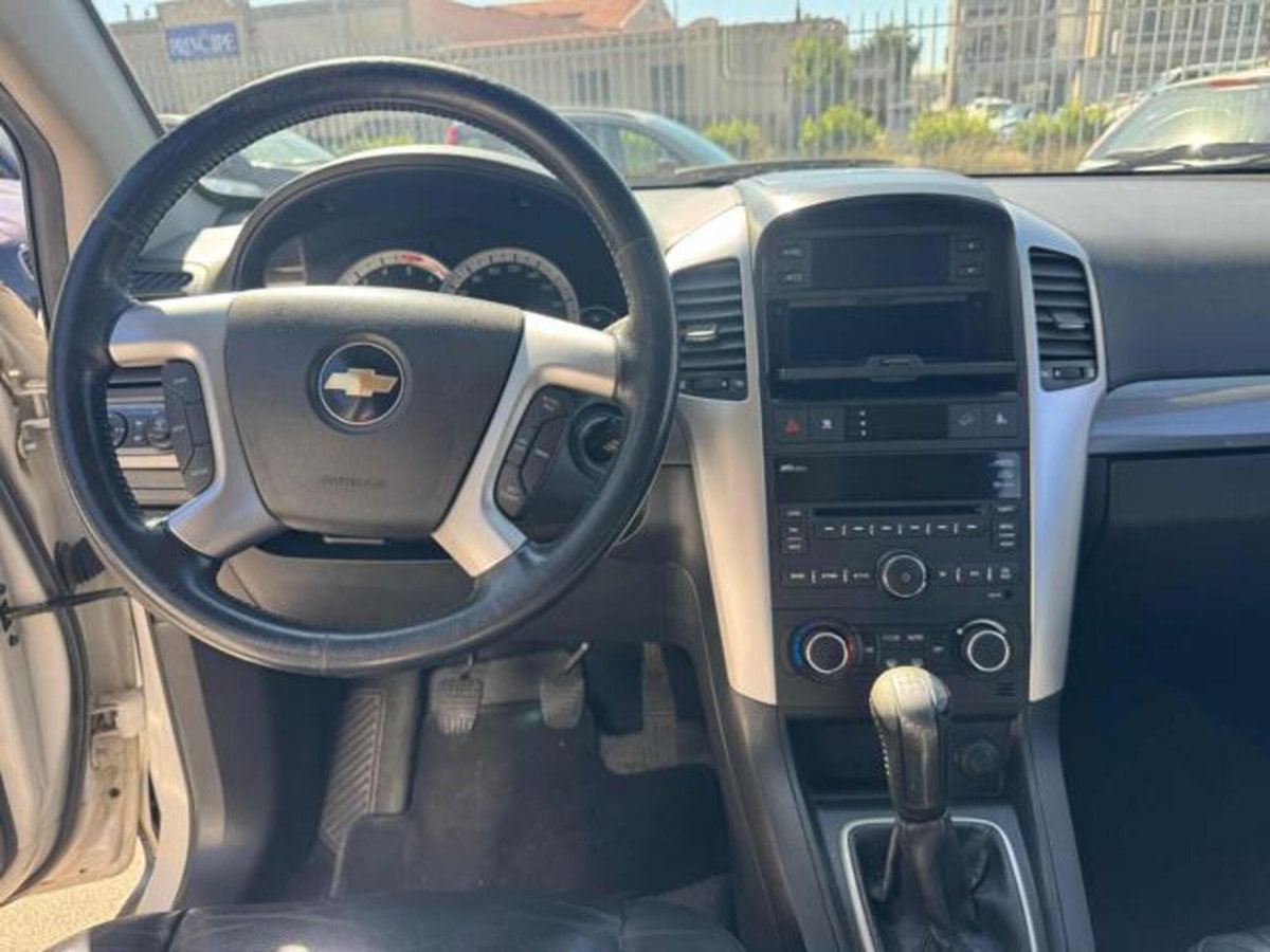 Chevrolet Captiva 2.0 VCDi LS (9)
