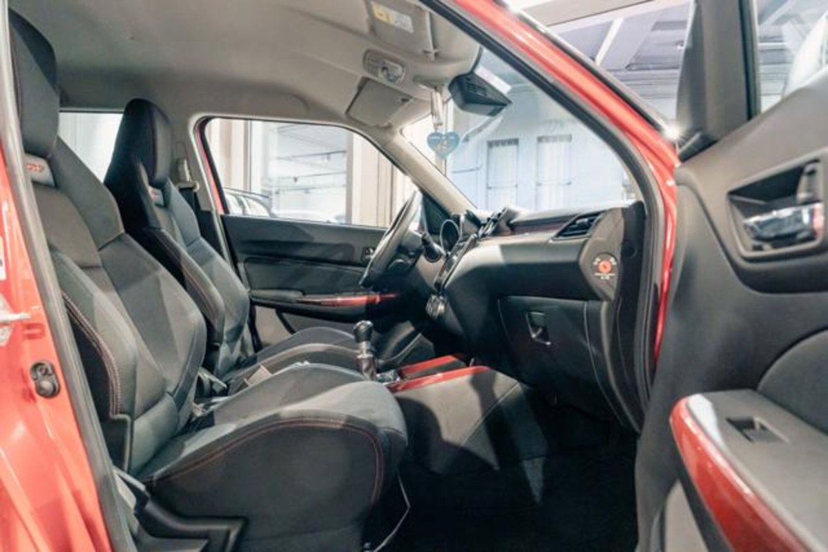 Suzuki Swift 1.4h Sport 2wd (8)