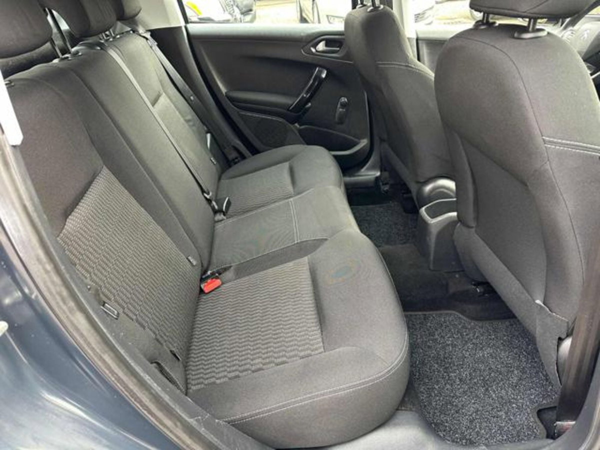 Peugeot 208 68 5 porte Active (11)