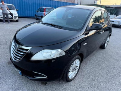 Lancia Ypsilon 1.2 69 CV 5 porte GPL Ecochic Silver usata