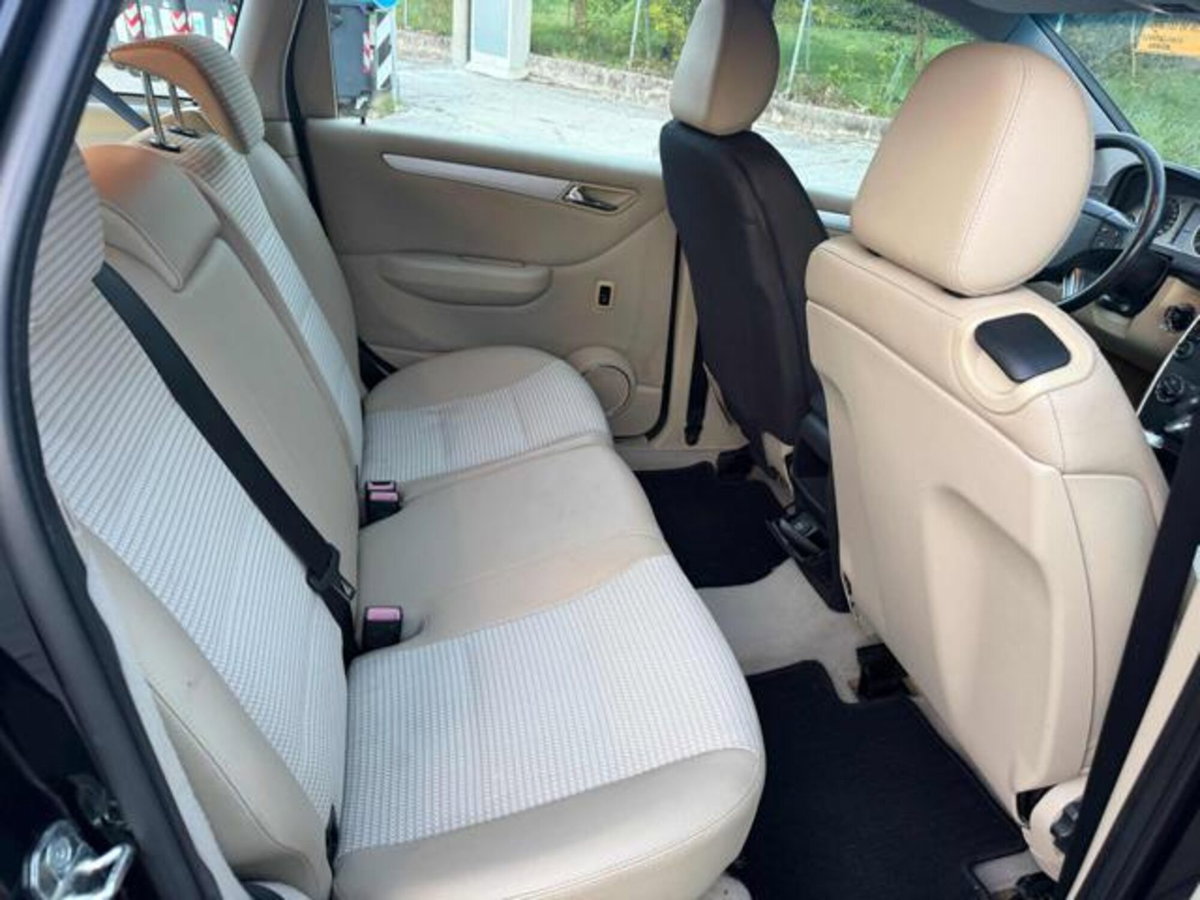 Mercedes-Benz Classe B 180 CDI Sport (5)