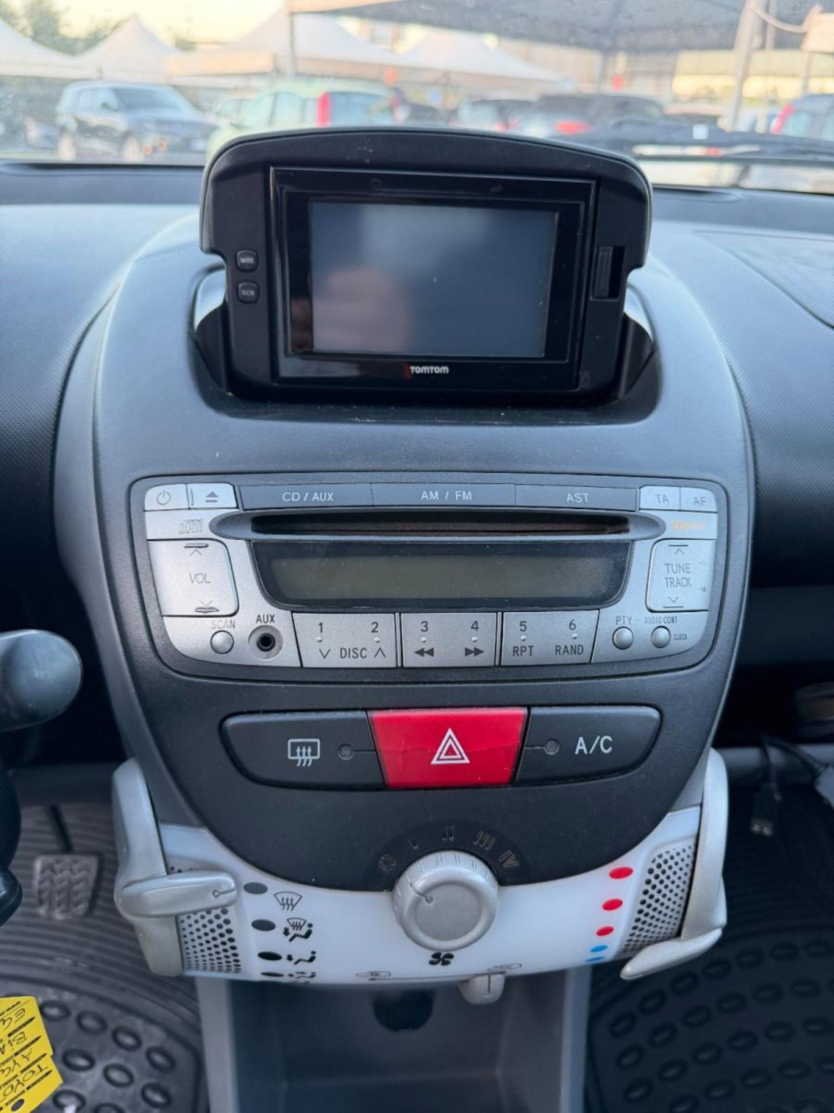 Toyota Aygo 1.0 12V VVT-i 5 porte Sol Connect MMT (11)