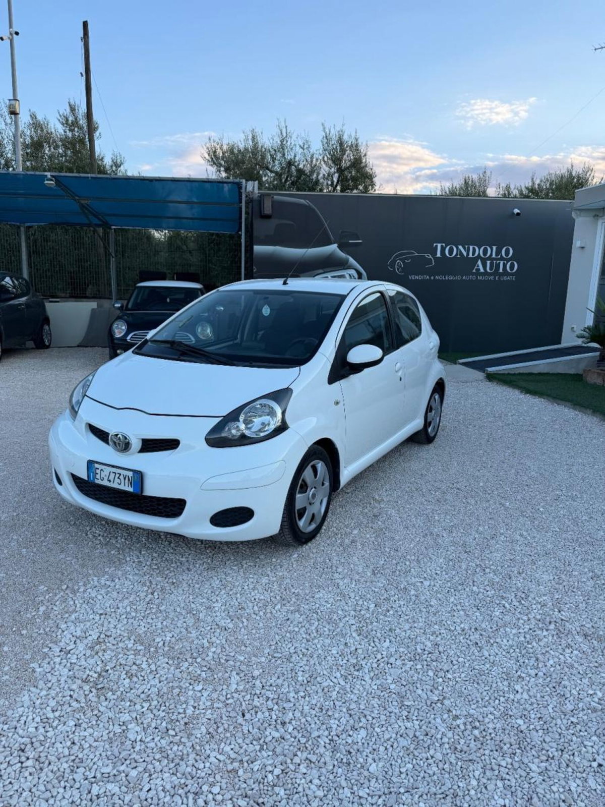Toyota Aygo 1.0 12V VVT-i 5 porte Sol Connect MMT (3)