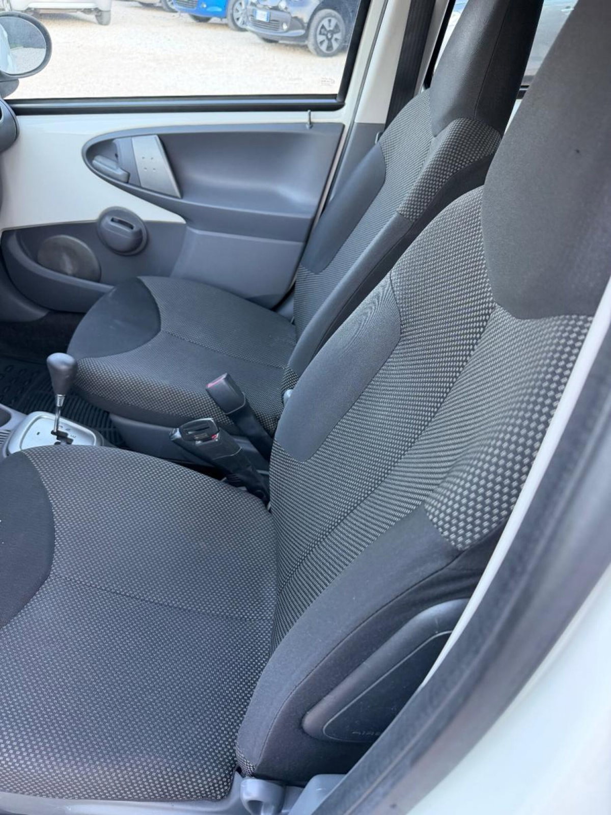 Toyota Aygo 1.0 12V VVT-i 5 porte Sol Connect MMT (7)