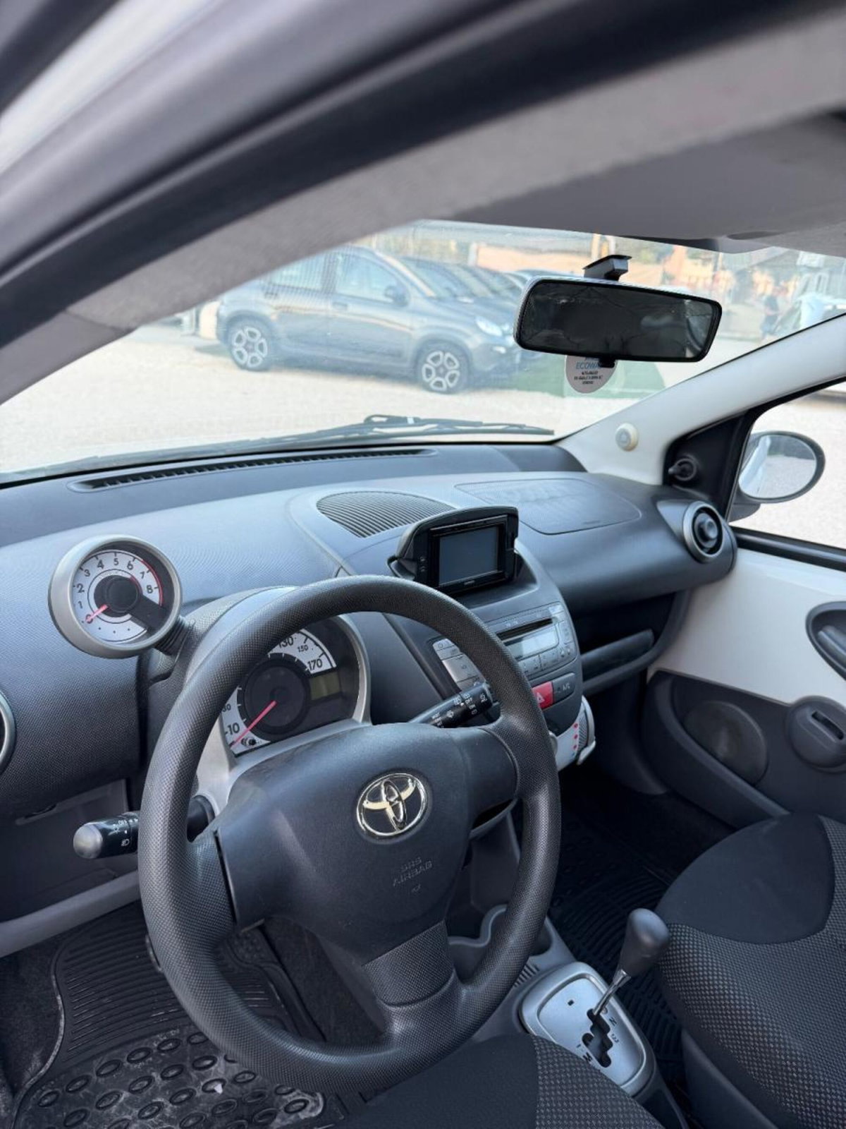 Toyota Aygo 1.0 12V VVT-i 5 porte Sol Connect MMT (8)