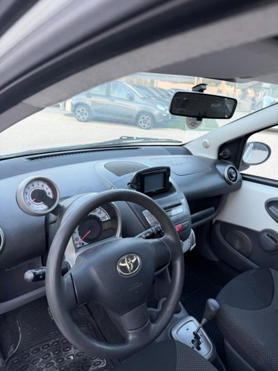 Toyota Aygo 1.0 12V VVT-i 5 porte Sol Connect MMT (8)