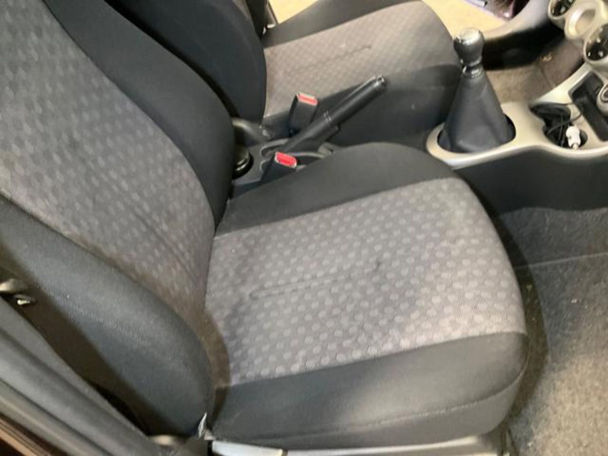 Toyota Urban Cruiser Cruiser 1.D-4D AWD (12)