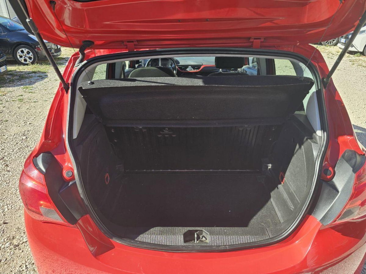 Opel Corsa 1.2 5 porte b-Color (13)