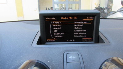 Audi A1 1.6 TDI 105 CV Attraction (12)