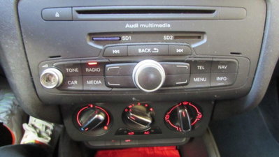 Audi A1 1.6 TDI 105 CV Attraction (15)