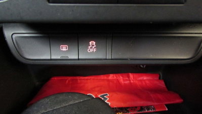 Audi A1 1.6 TDI 105 CV Attraction (16)