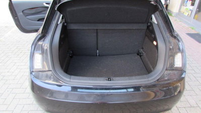 Audi A1 1.6 TDI 105 CV Attraction (19)