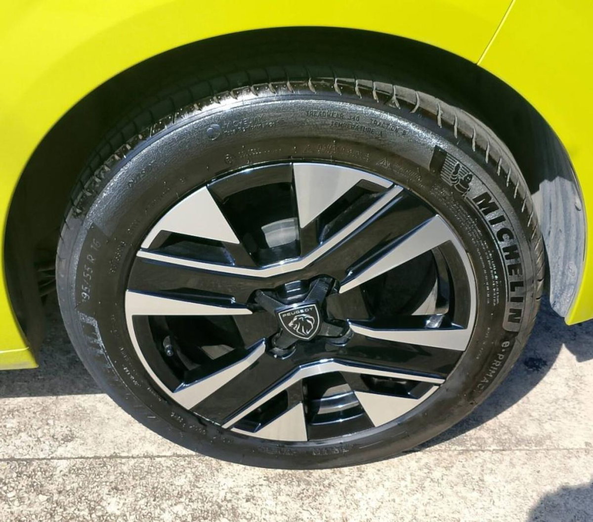 Peugeot 208 PureTech 100 Stop&Start 5 porte GT Line (16)
