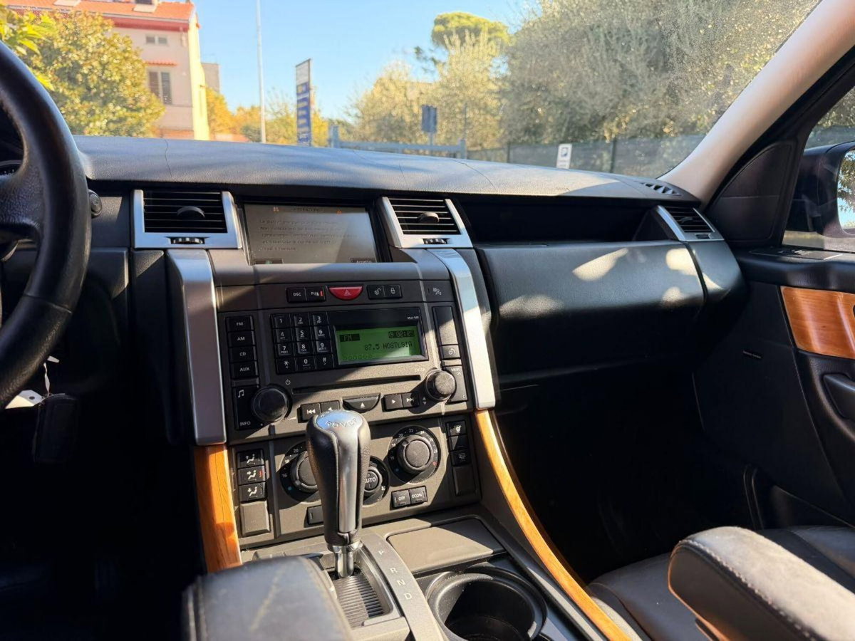 Land Rover Range Rover Sport 2.7 TDV6 HSE (8)