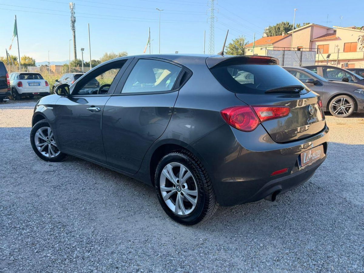 Alfa Romeo Giulietta 1.4 tb Progression 105cv (3)