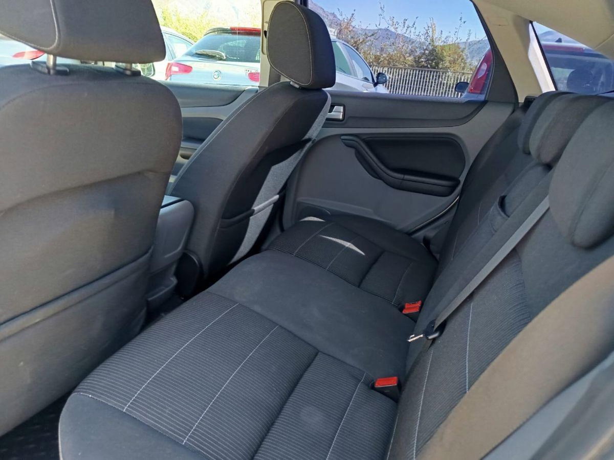 Ford Focus 1.6 TDCi (90CV) 5p. Ikon (12)