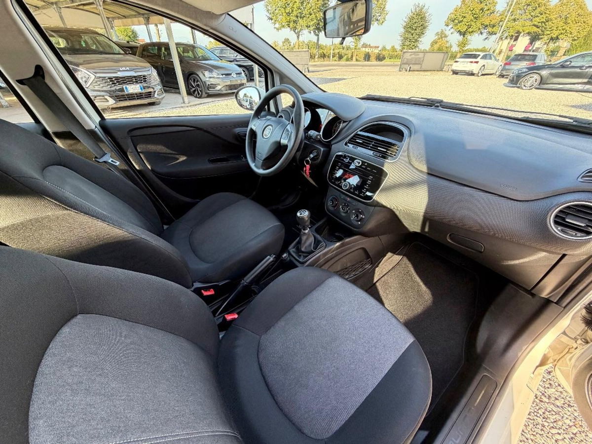 Fiat Punto 1.2 8V 5 porte Street (8)