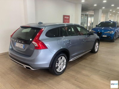 Volvo V60 Cross Country D3 Geartronic Kinetic (3)