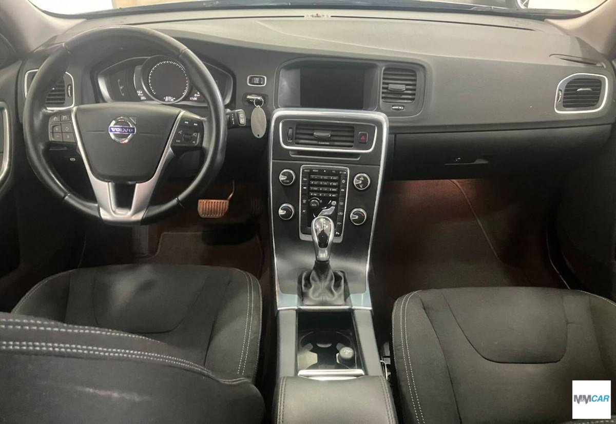 Volvo V60 Cross Country D3 Geartronic Kinetic (6)