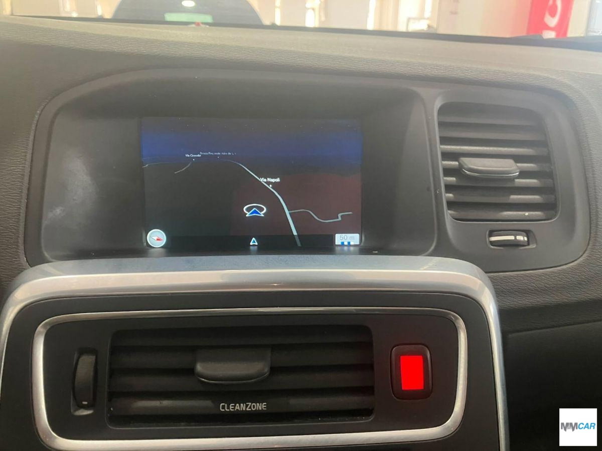 Volvo V60 Cross Country D3 Geartronic Kinetic (8)