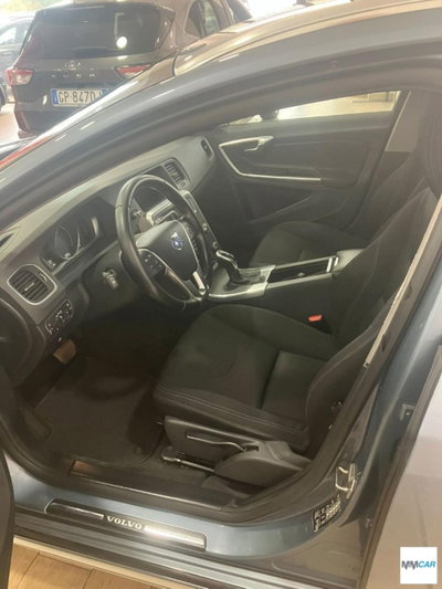 Volvo V60 Cross Country D3 Geartronic Kinetic (9)