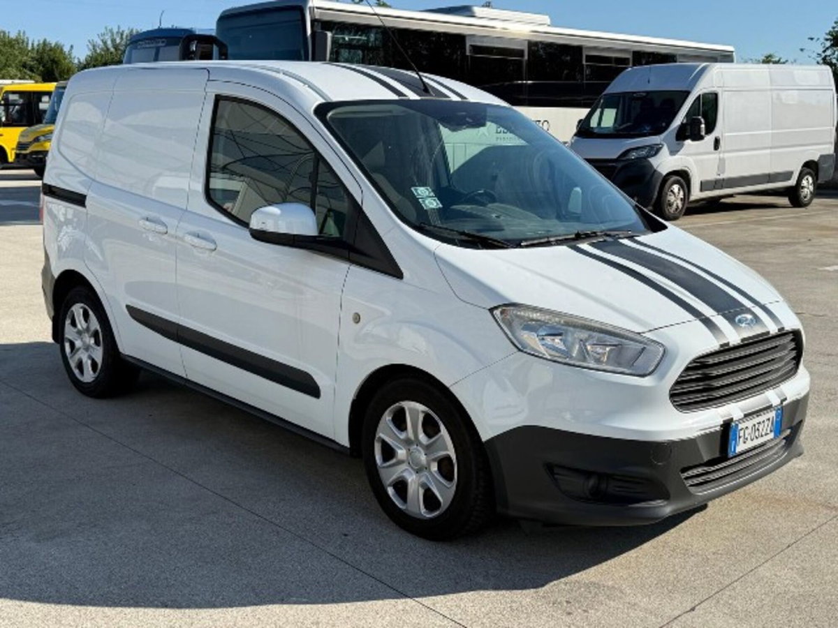Ford Transit Courier Furgone 1.5 ecoblue 100cv Active (2)