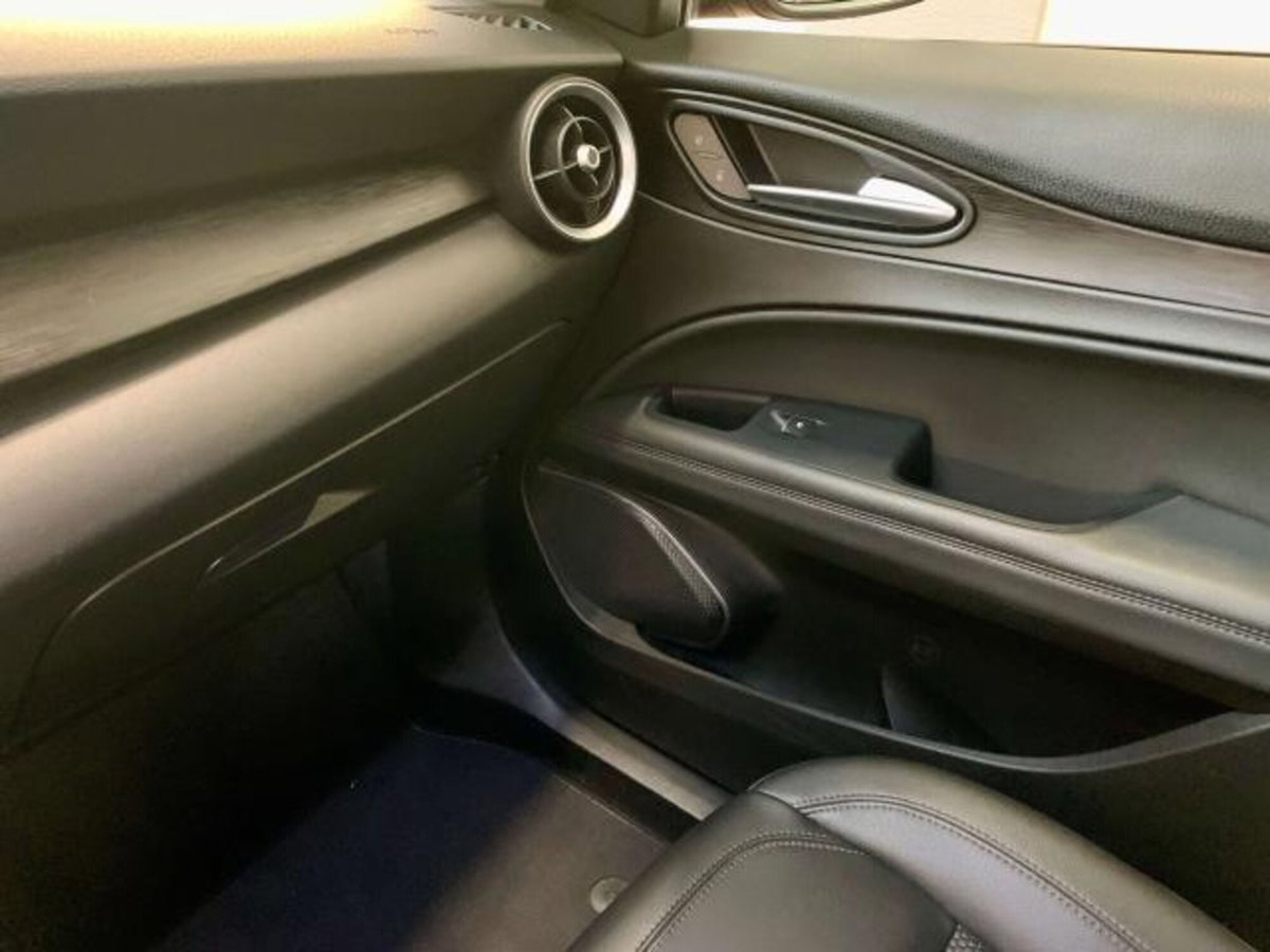 Alfa Romeo Stelvio 2.2 t Intensa Q4 210cv auto (12)