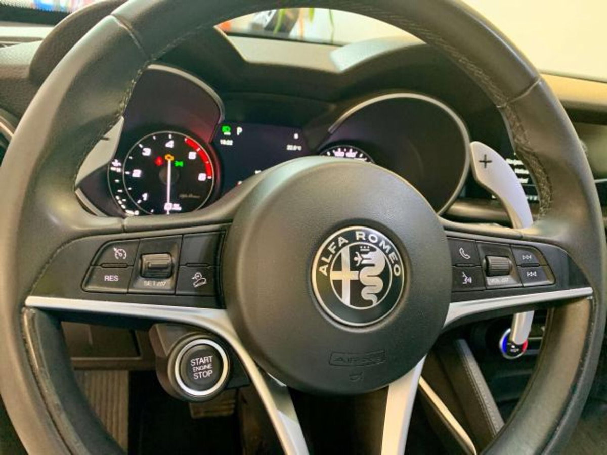 Alfa Romeo Stelvio 2.2 t Intensa Q4 210cv auto (9)