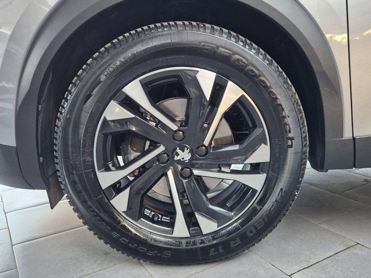 Peugeot 2008 BlueHDi 130 S&S EAT8 Allure Pack (9)